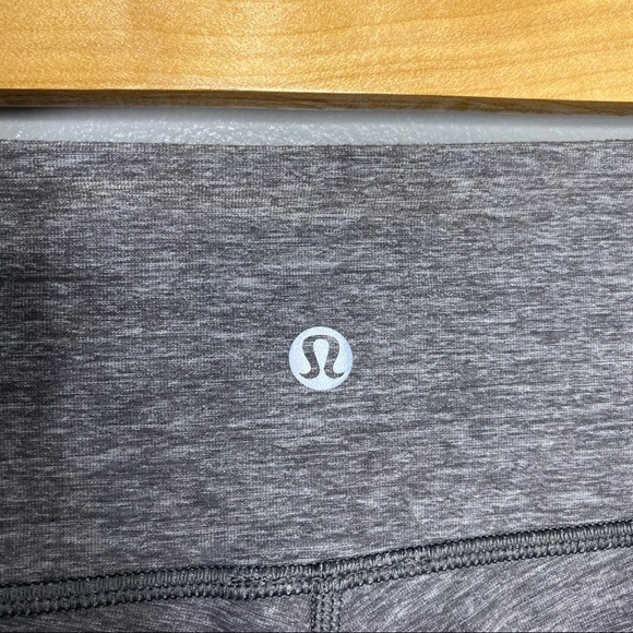 LULULEMON Heathered Slate Wunder Under Crop III - Picture 7 of 7
